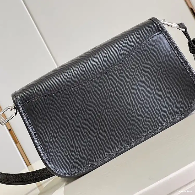 Fashion Reps Bag 2209HT0009 LV 0523